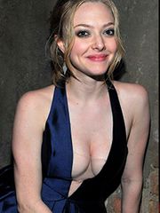 Amanda Seyfried nude .